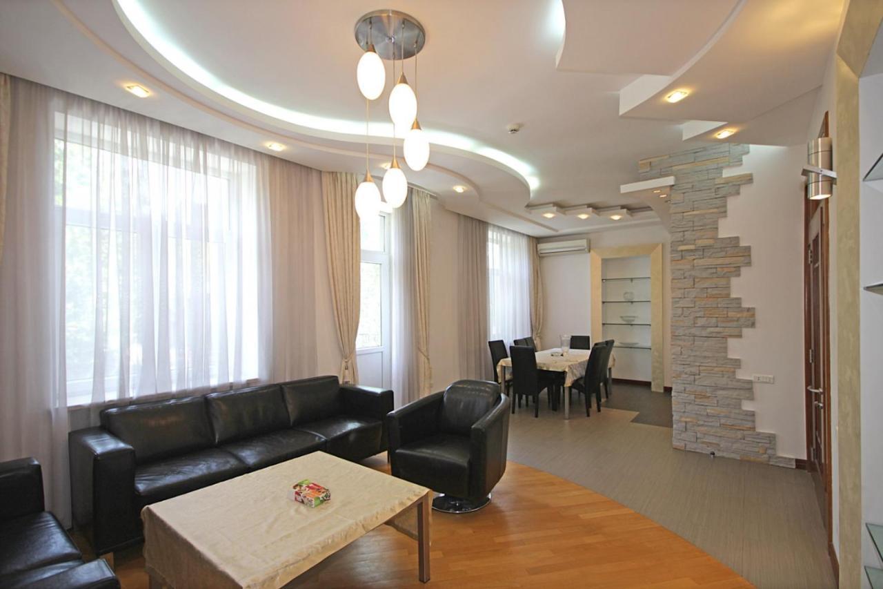Прекрасная 4-Ех Комнатная Квартира В Самом Центре Erevan Exterior foto